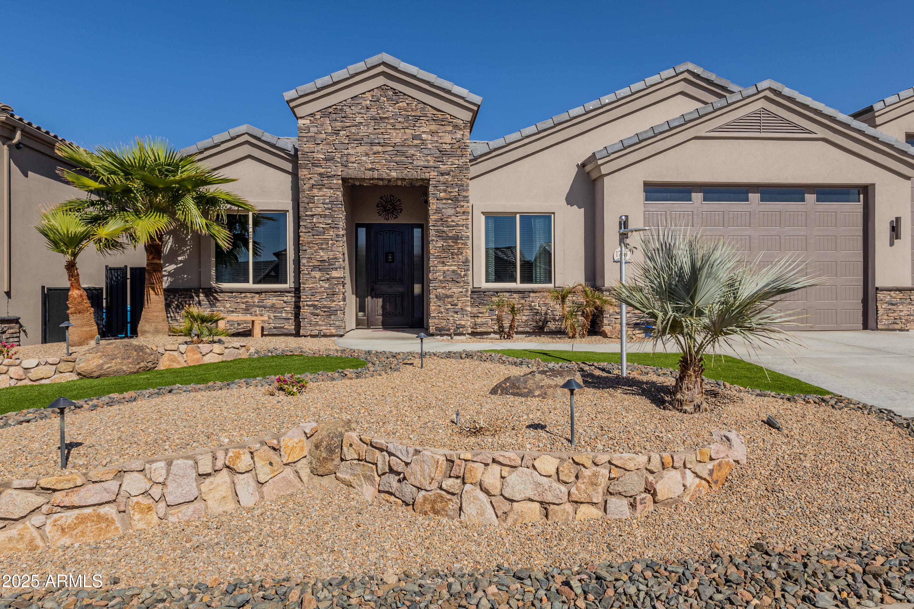 1793 E SAVANNAH Bend