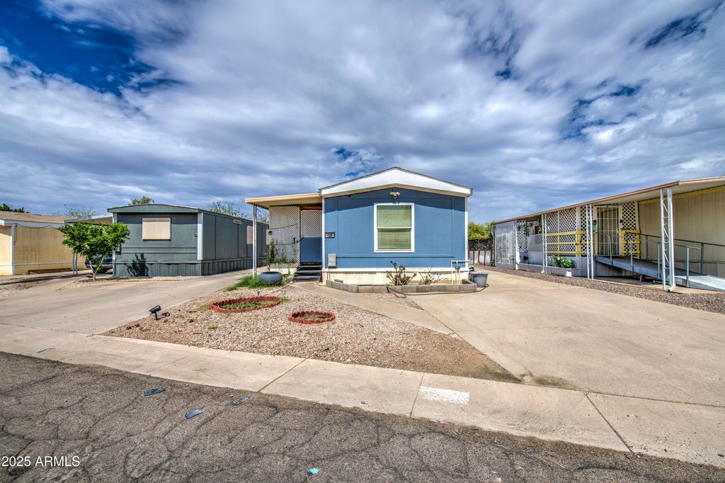 Photo of 1650 S Arizona Avenue #126, Chandler, AZ 85286 (MLS # 6918957)