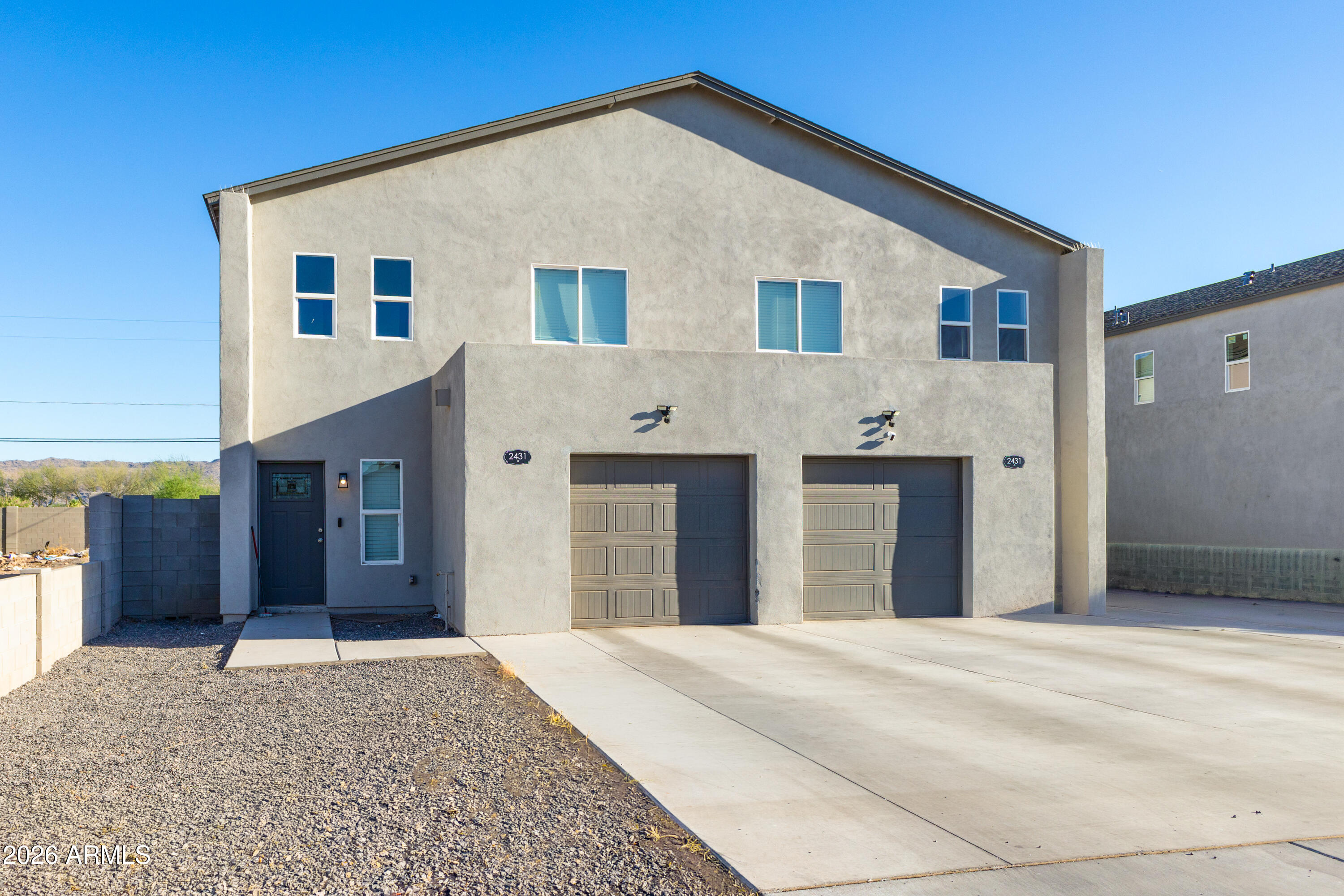 2421 E PUEBLO Avenue
