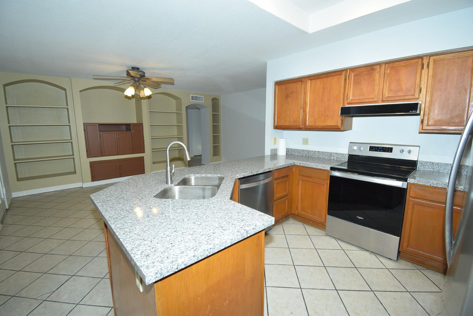 2250 W Rockwell Drive