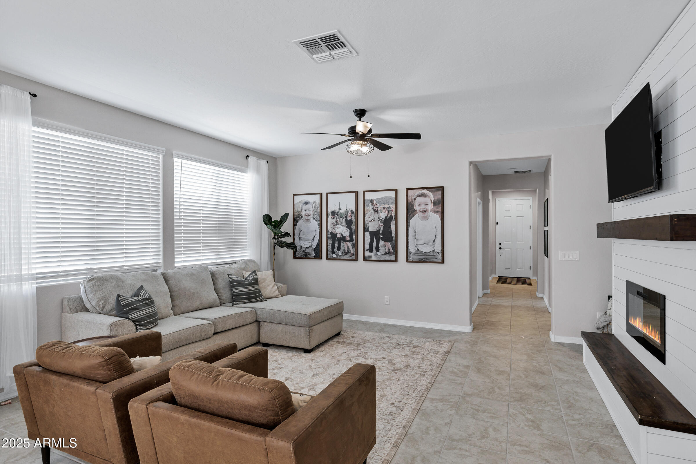 14442 W COTTONTAIL Lane