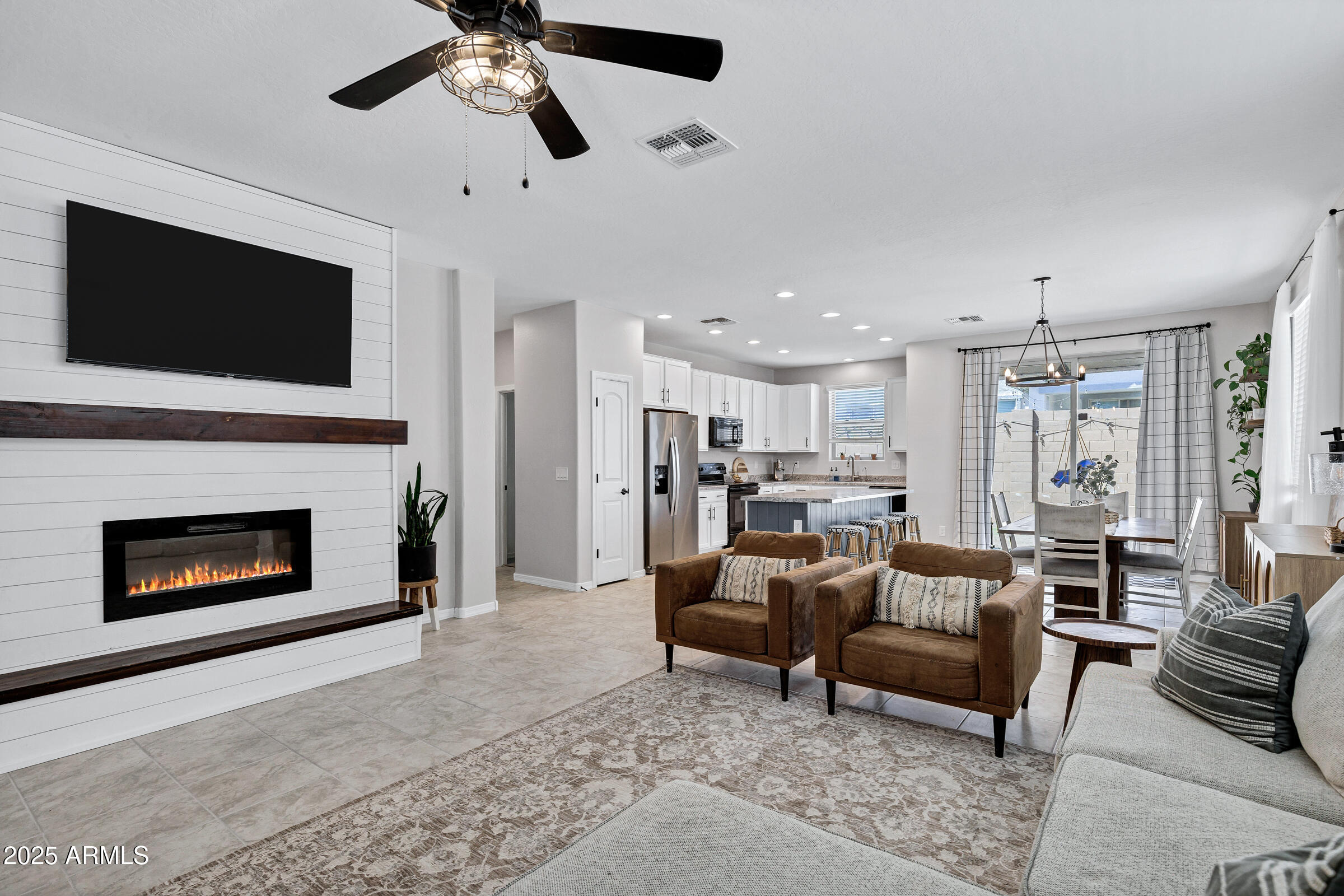 14442 W COTTONTAIL Lane
