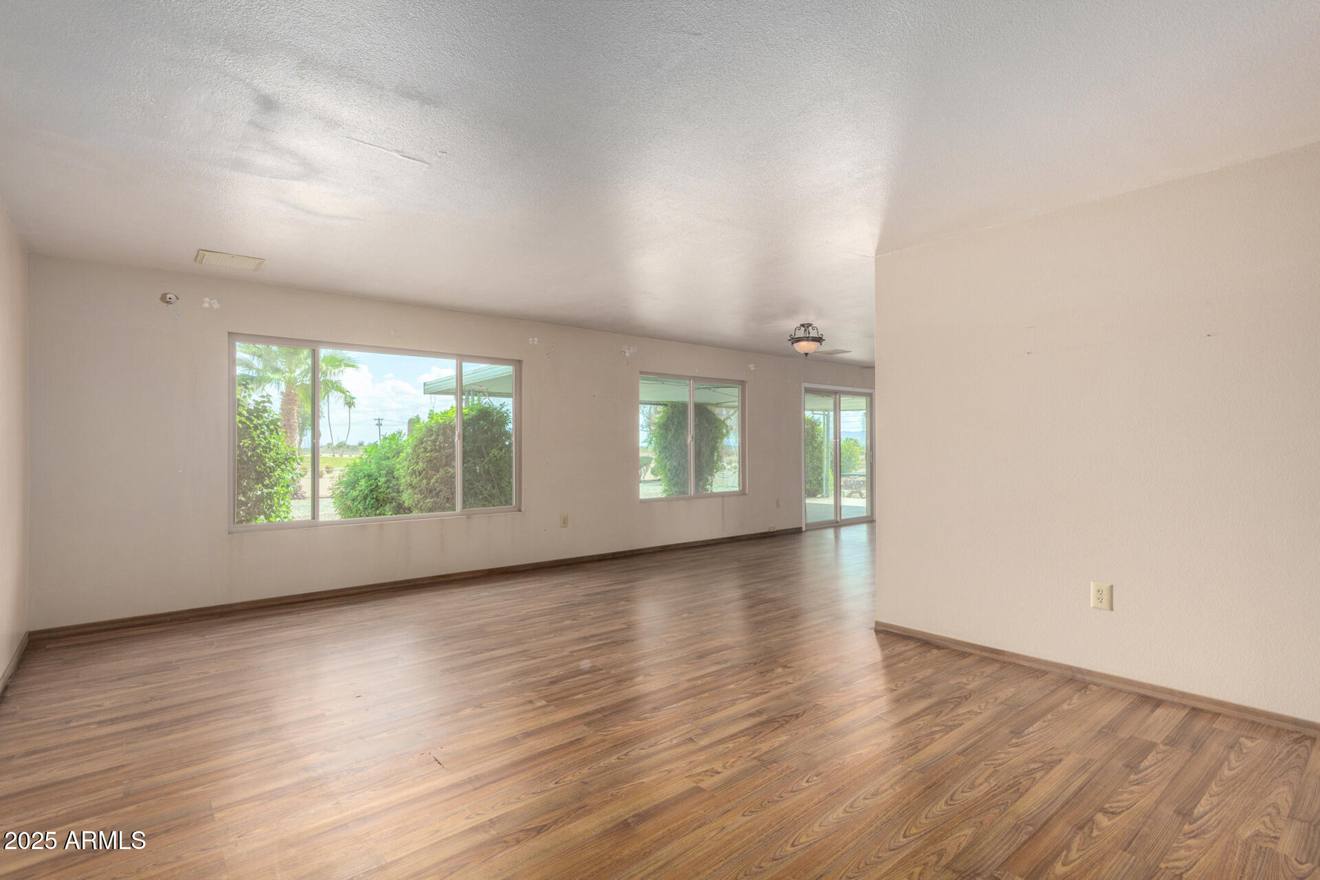 11049 W CRESTBROOK Drive