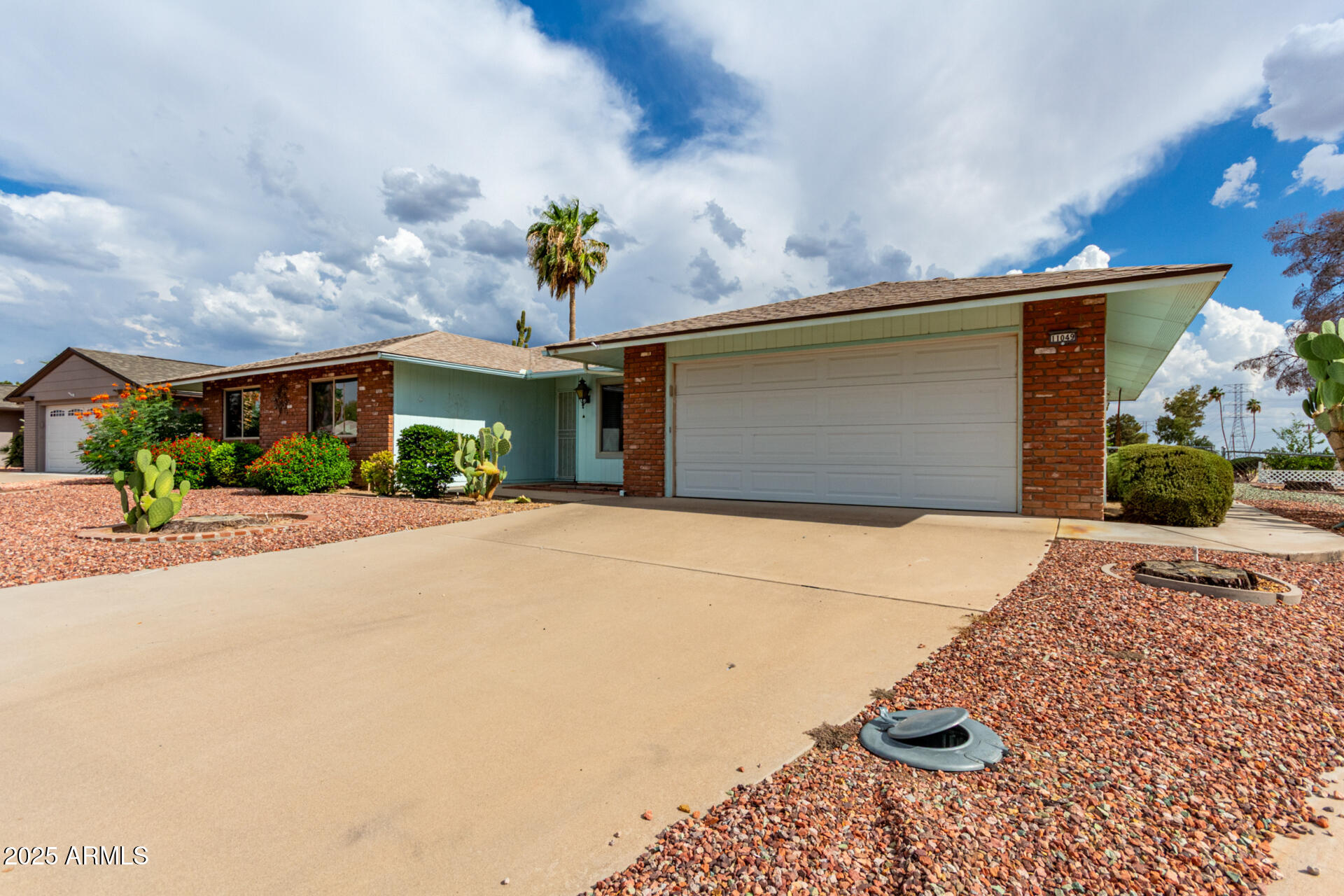 11049 W CRESTBROOK Drive