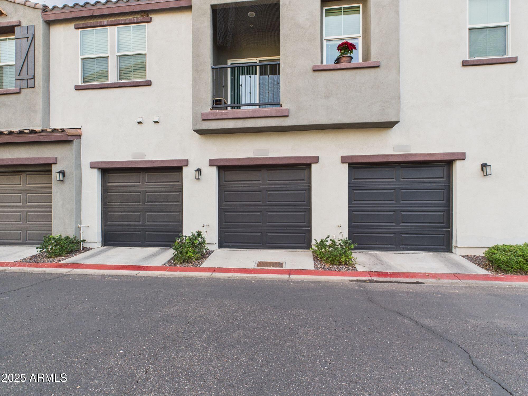 2335 E HIDALGO Avenue