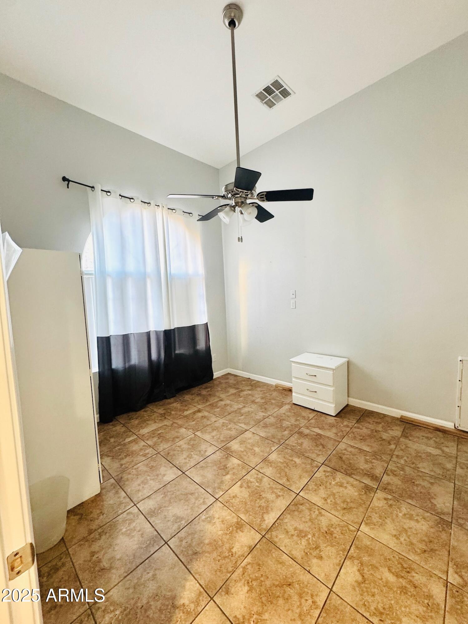 3239 E SEQUOIA Drive