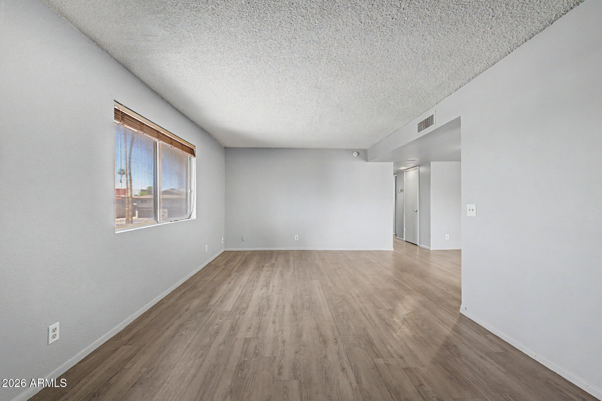 1209 N 47TH Place