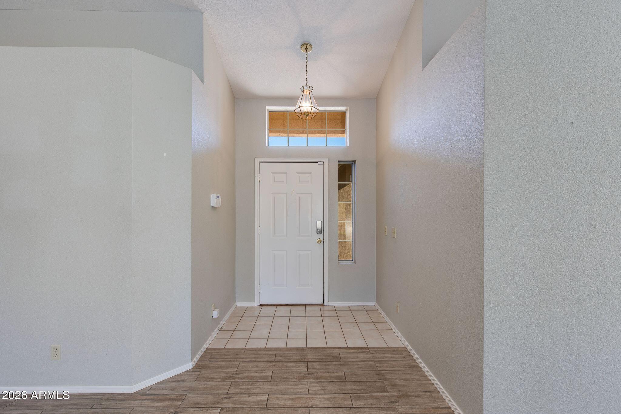 6224 E GRANDVIEW Street