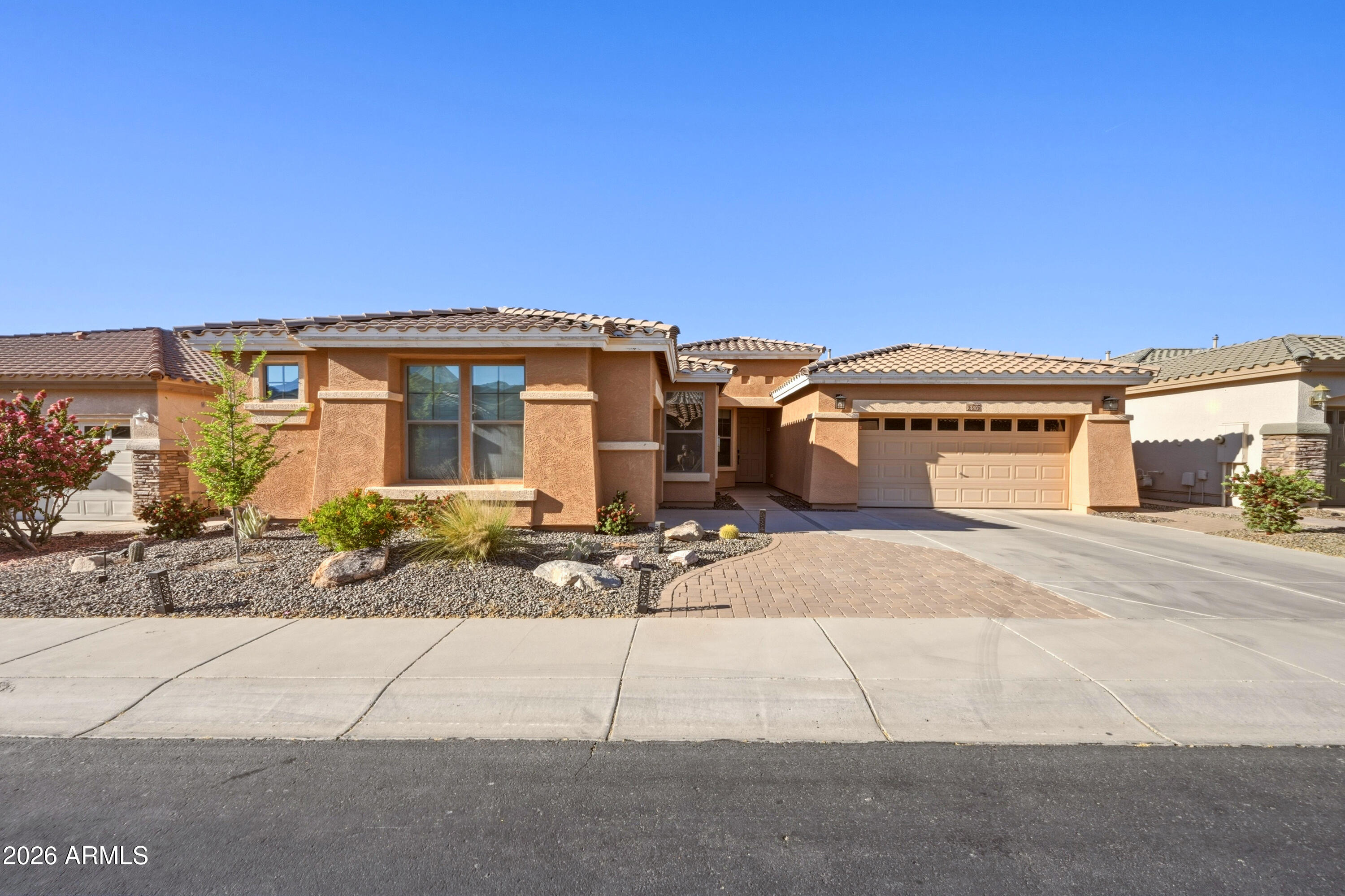 2310 W KACHINA Trail