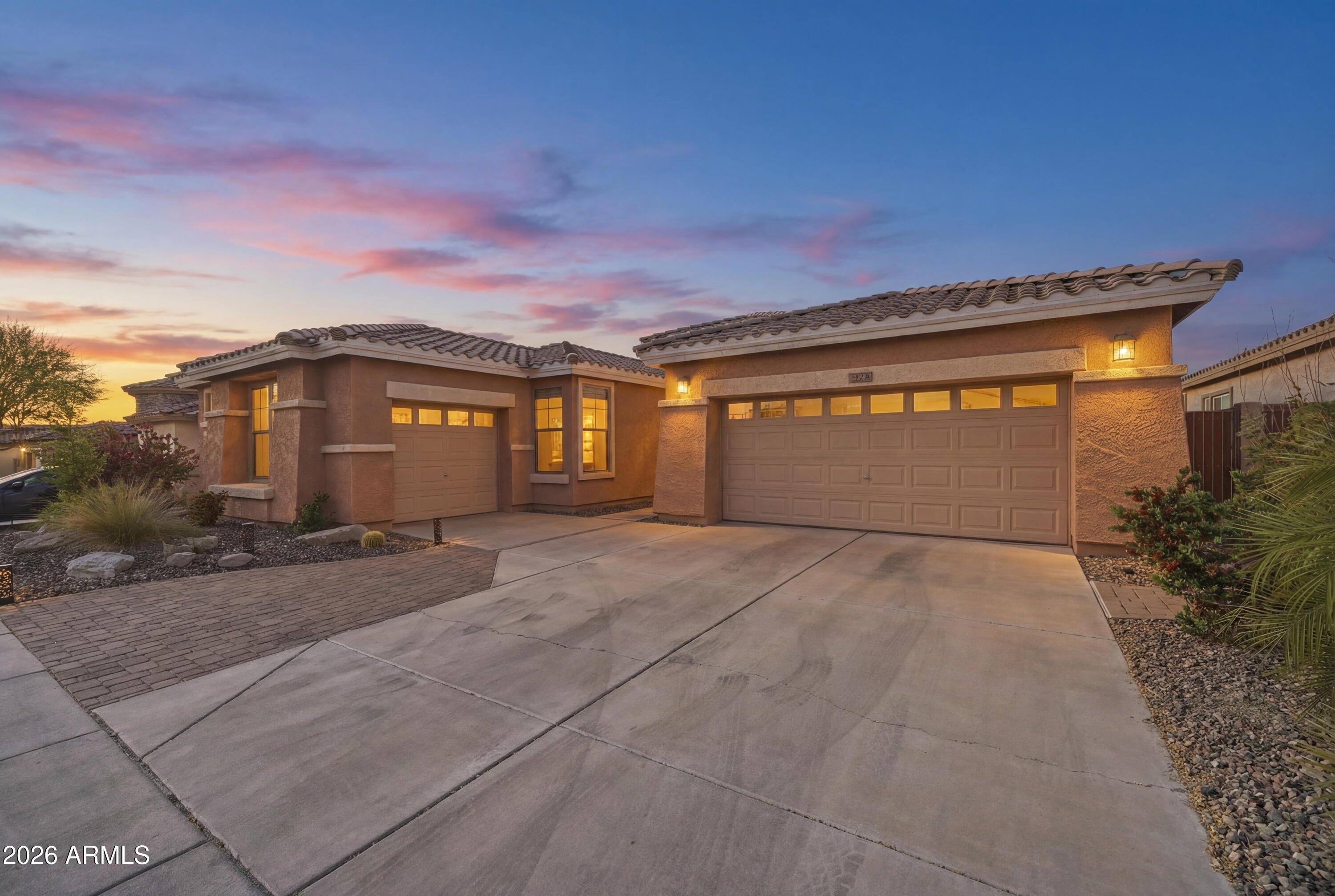 2310 W KACHINA Trail