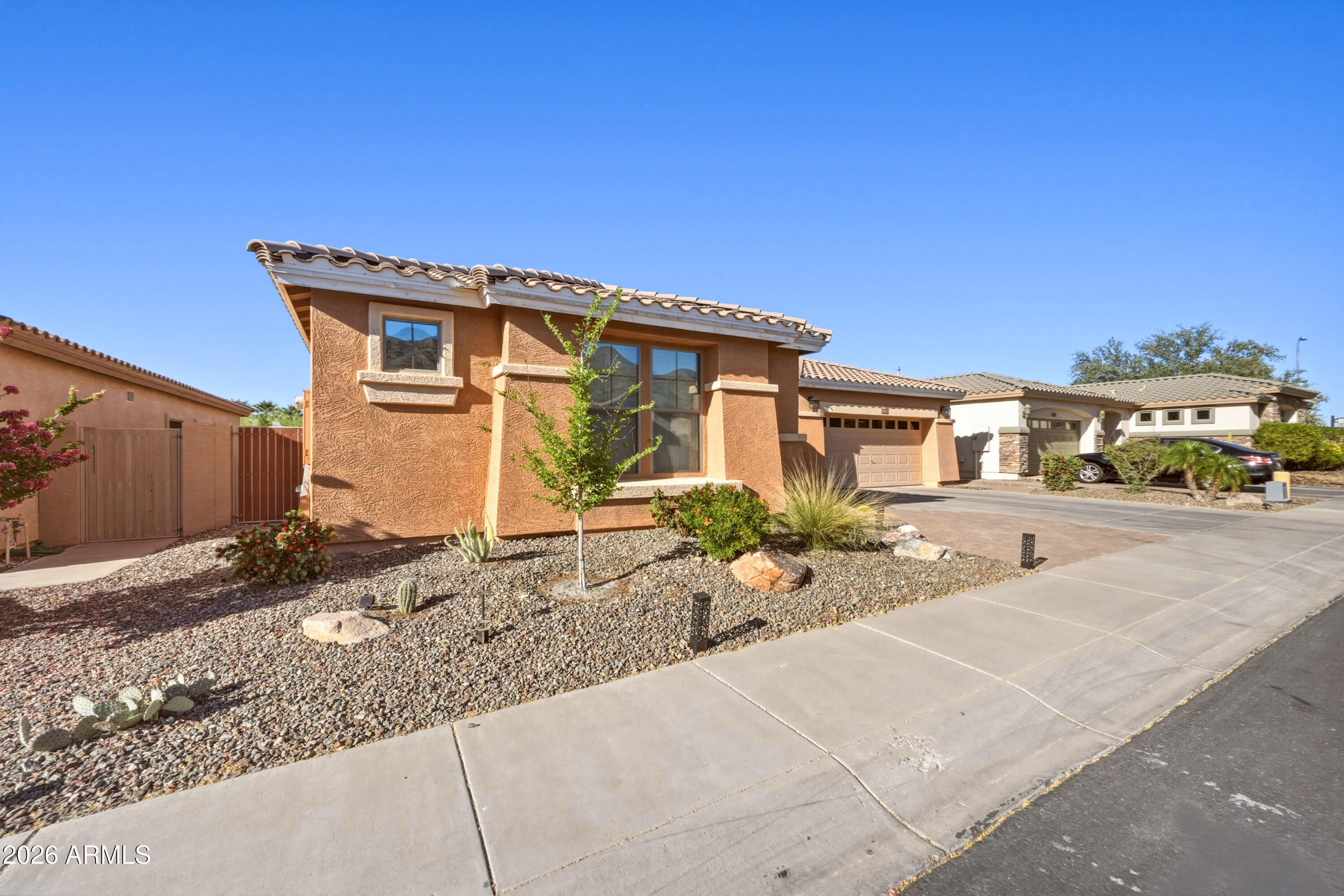 2310 W KACHINA Trail