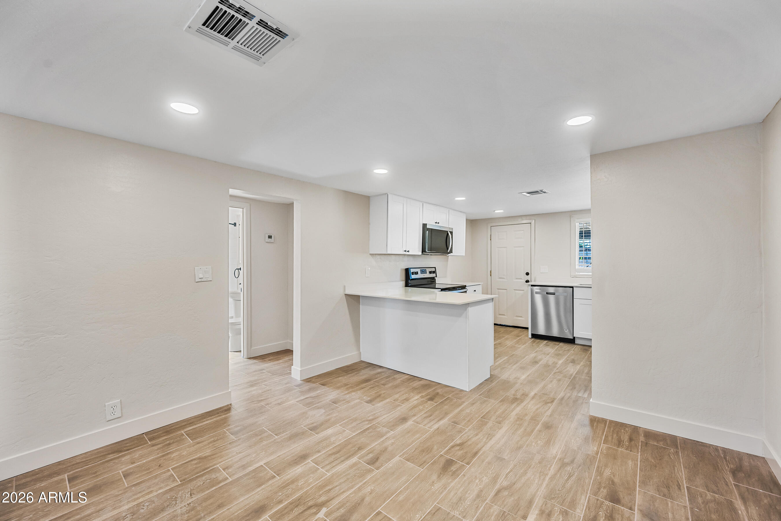 750 W 1ST Place