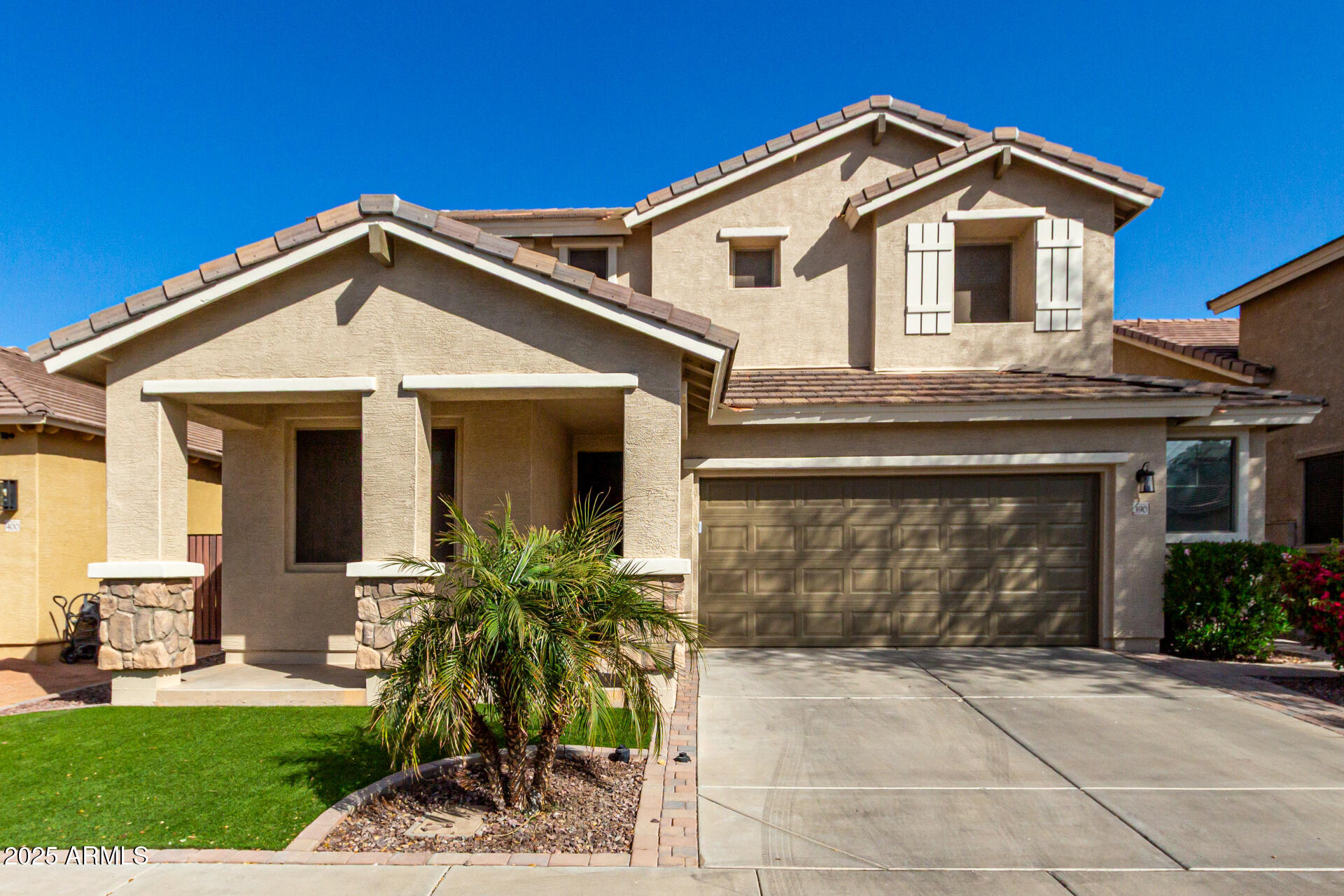 390 W WISTERIA Place