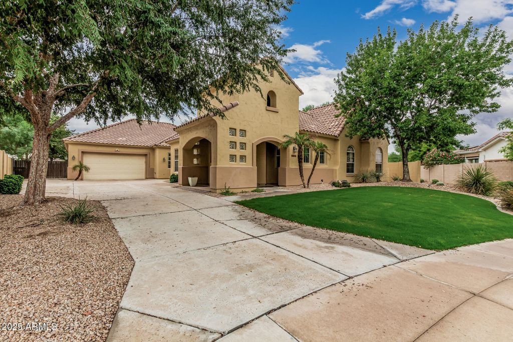 Photo of 2050 N 144th Drive, Goodyear, AZ 85395 (MLS # 6932608)