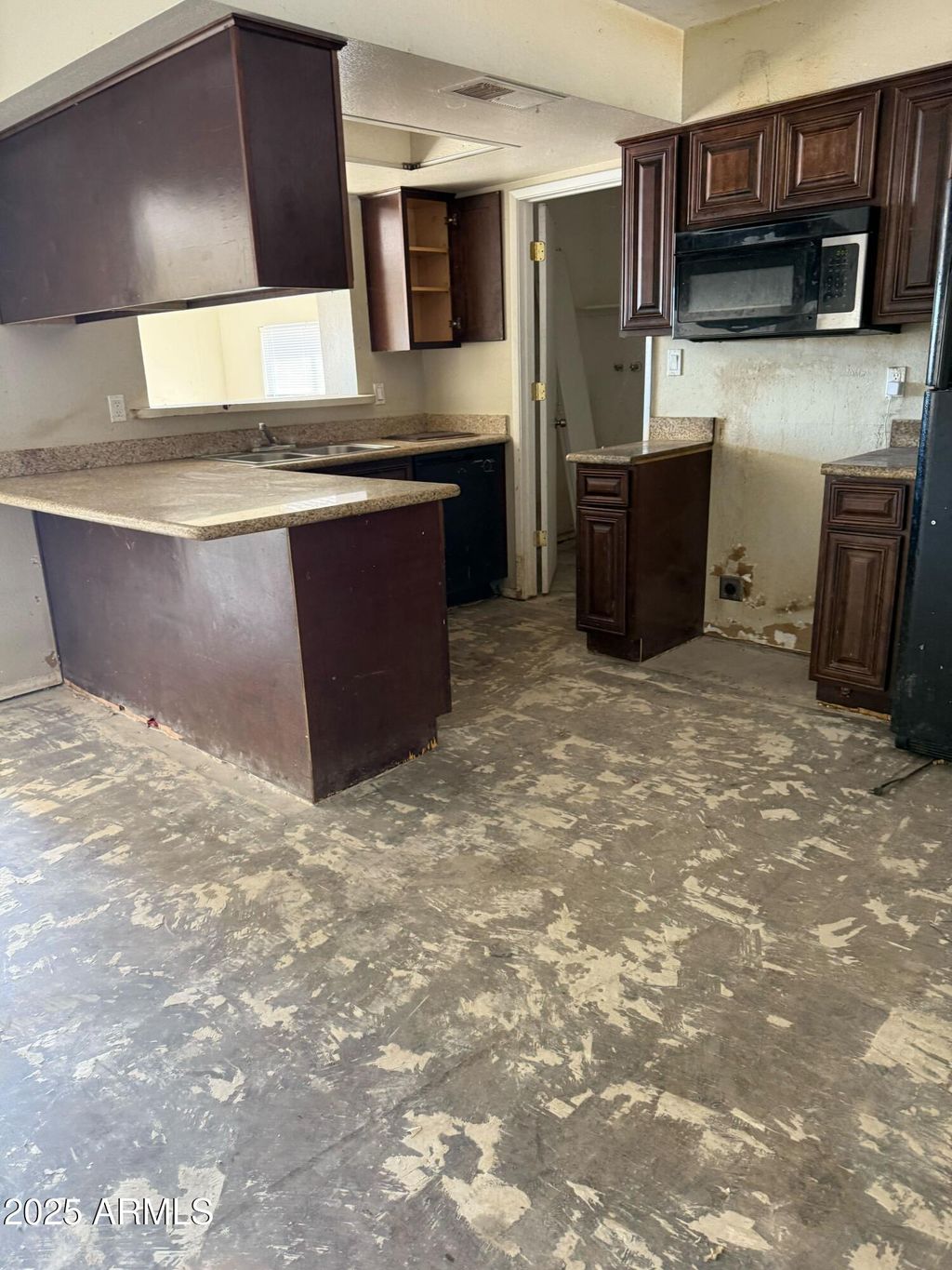 Photo of 2573 E Commonwealth Circle, Chandler, AZ 85225 (MLS # 6928907)