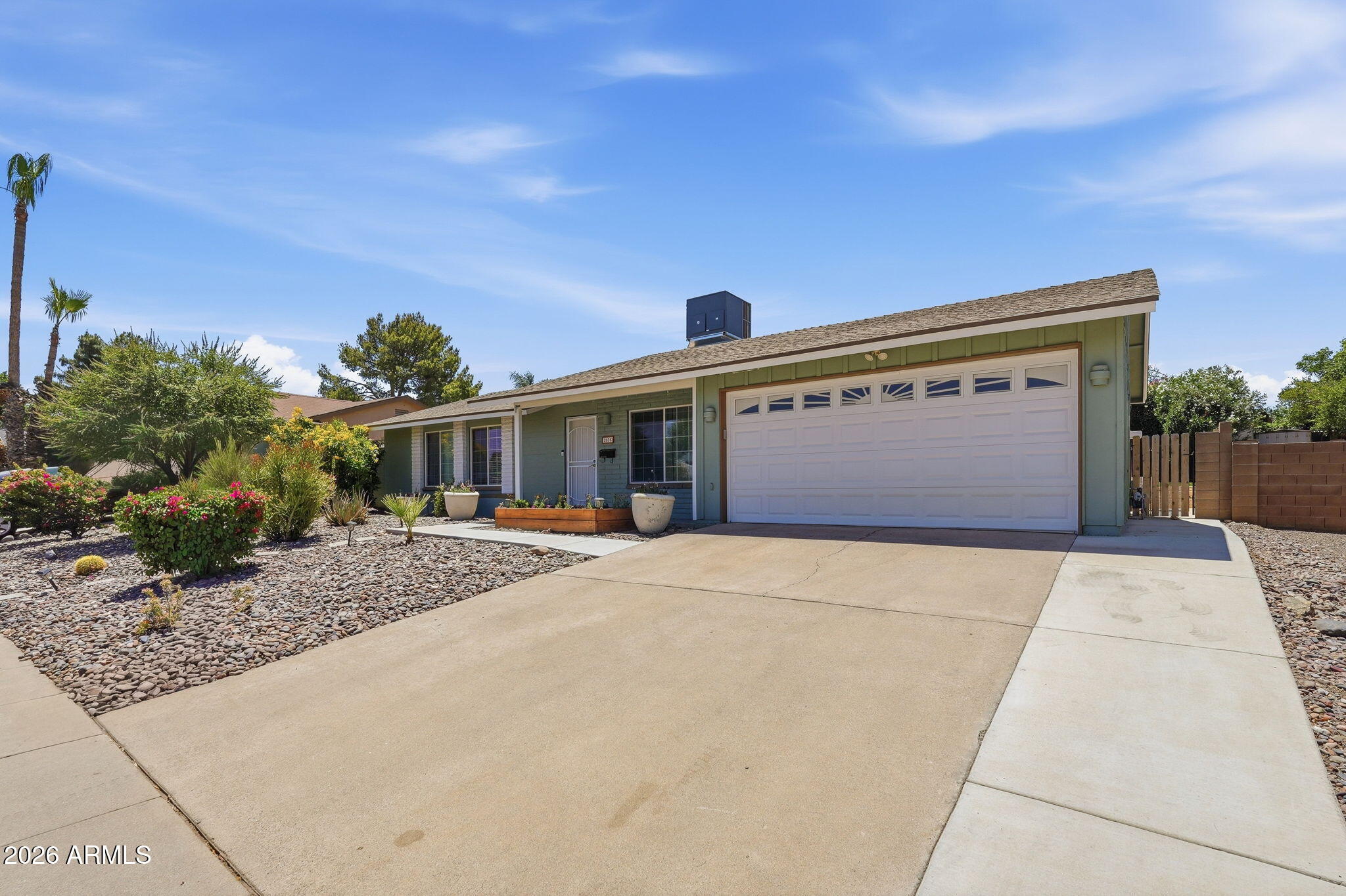 2525 E VISTA Drive