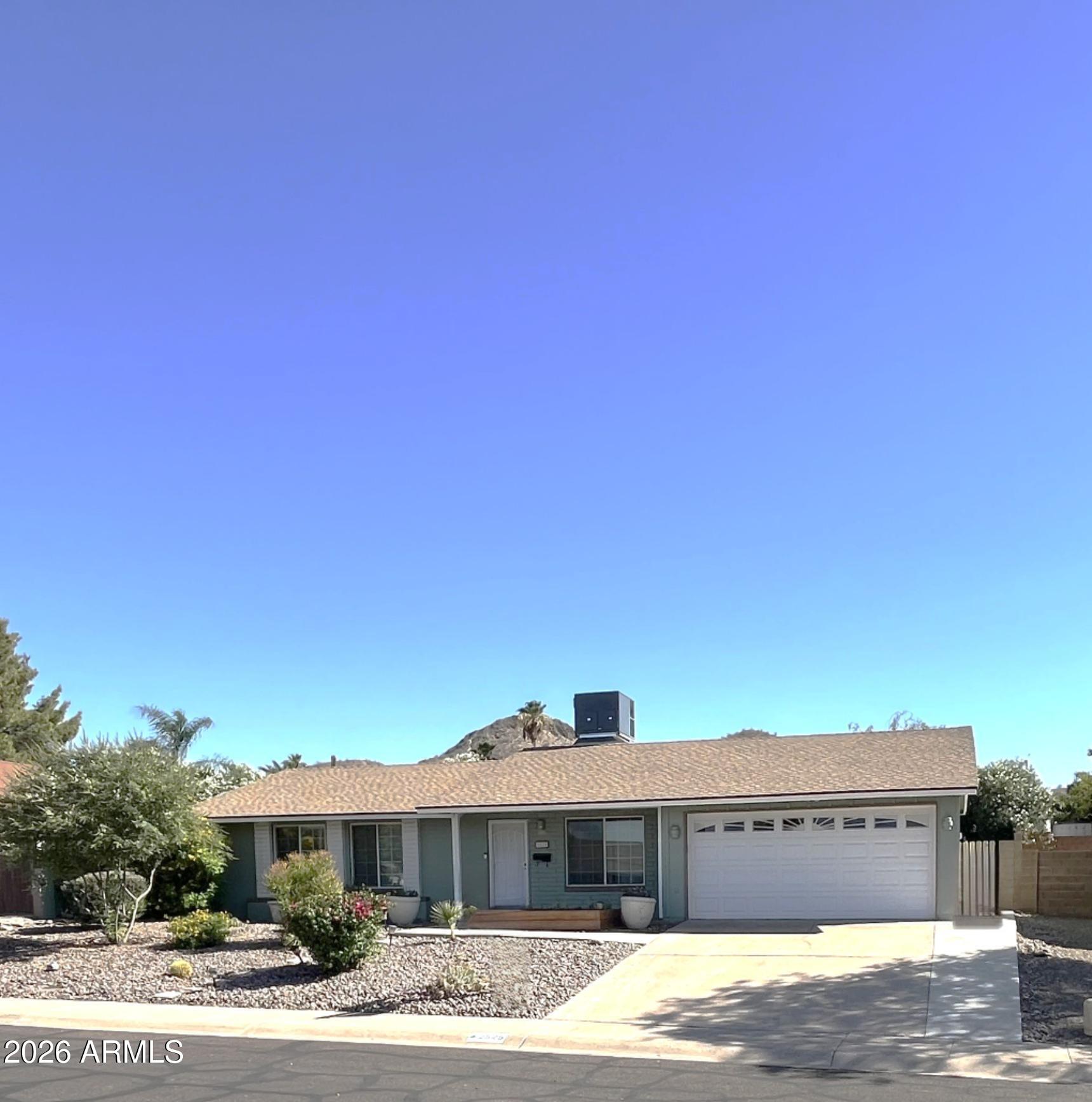 2525 E VISTA Drive