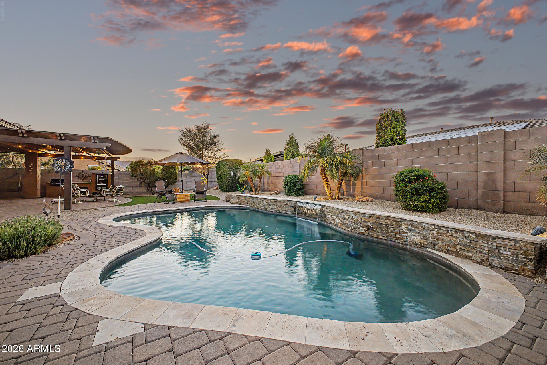 18398 W RIMROCK Street