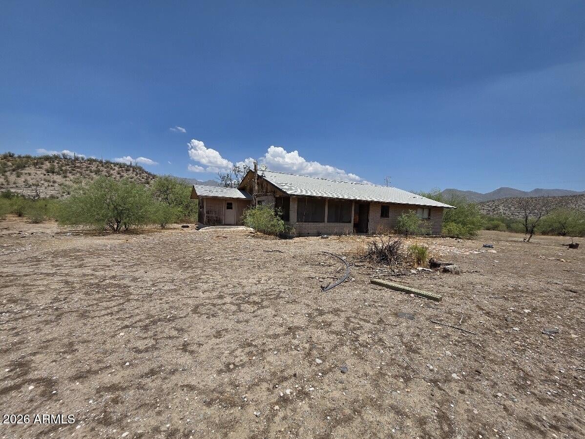 5053 S HIGHWAY 77 -- -