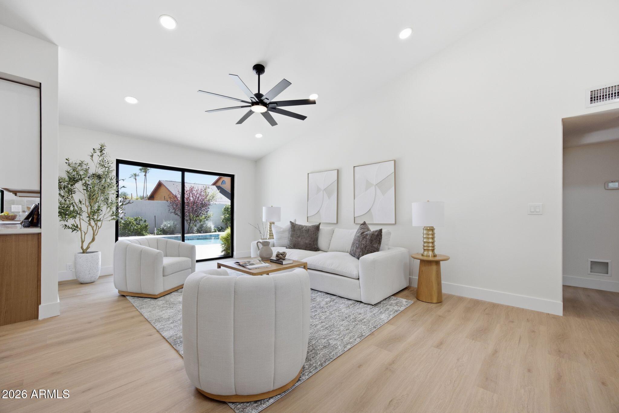 5109 E PARADISE Lane
