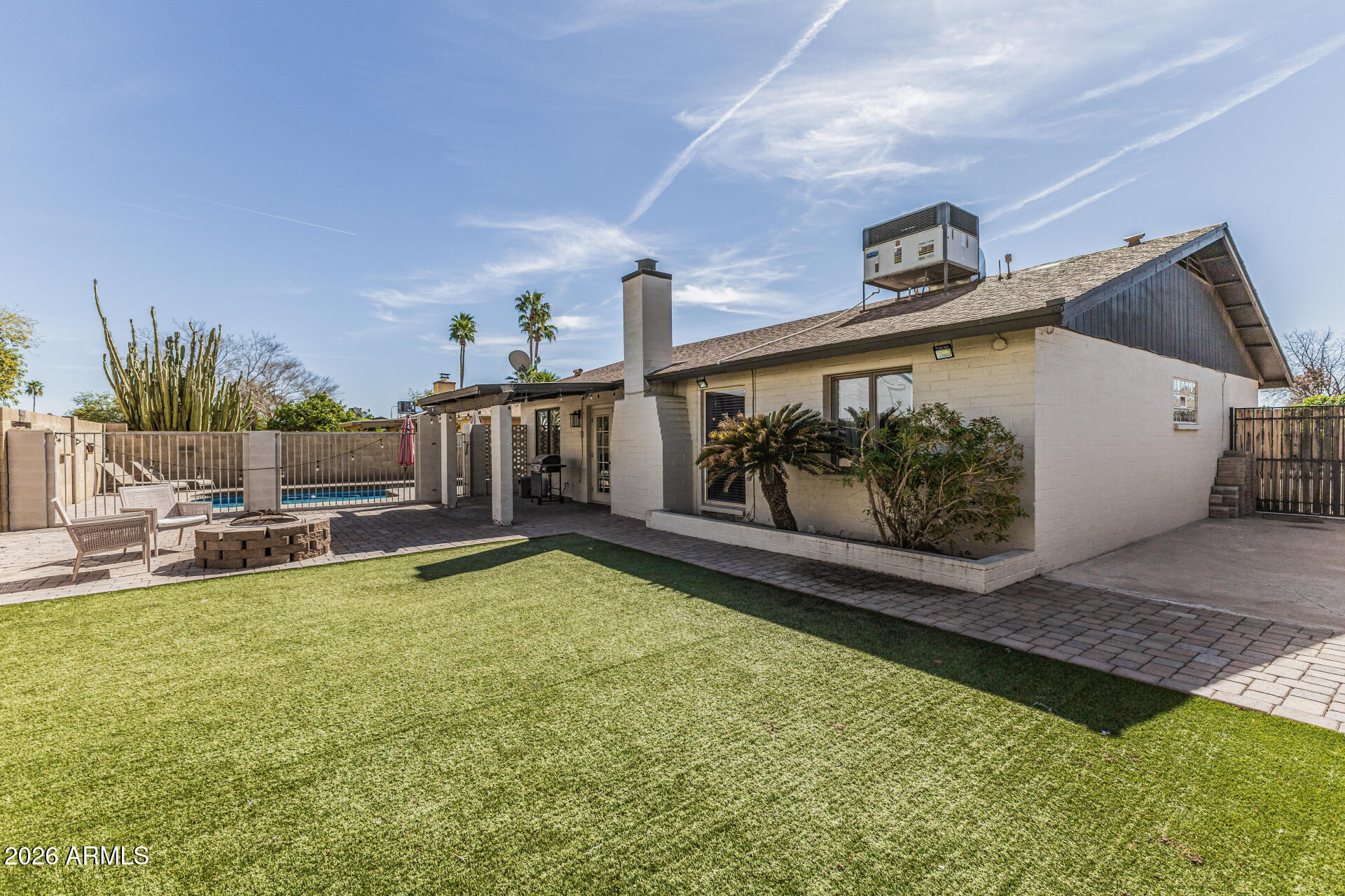 918 W MARLBORO Circle