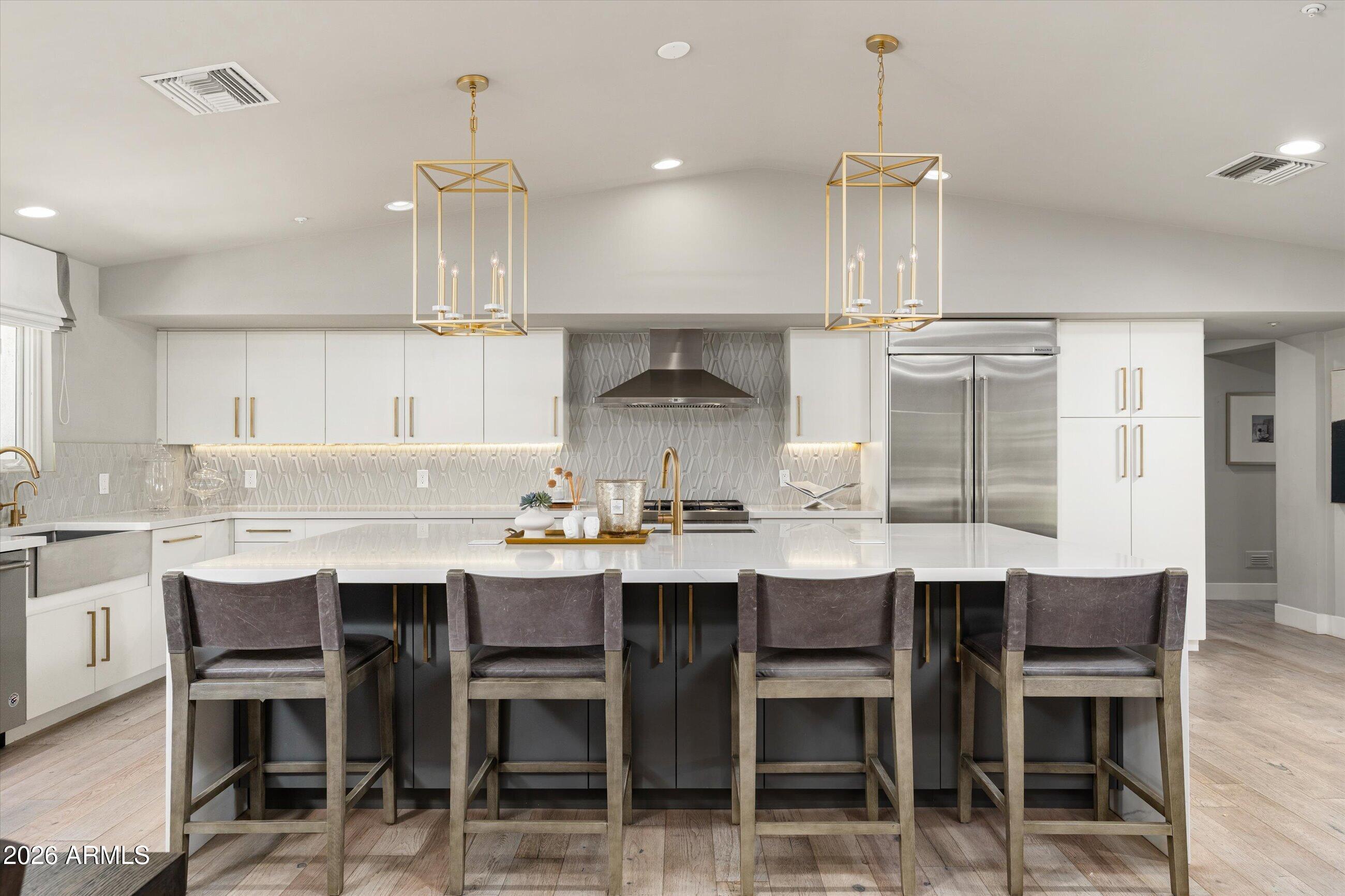 5242 N WOODMERE FAIRWAY --