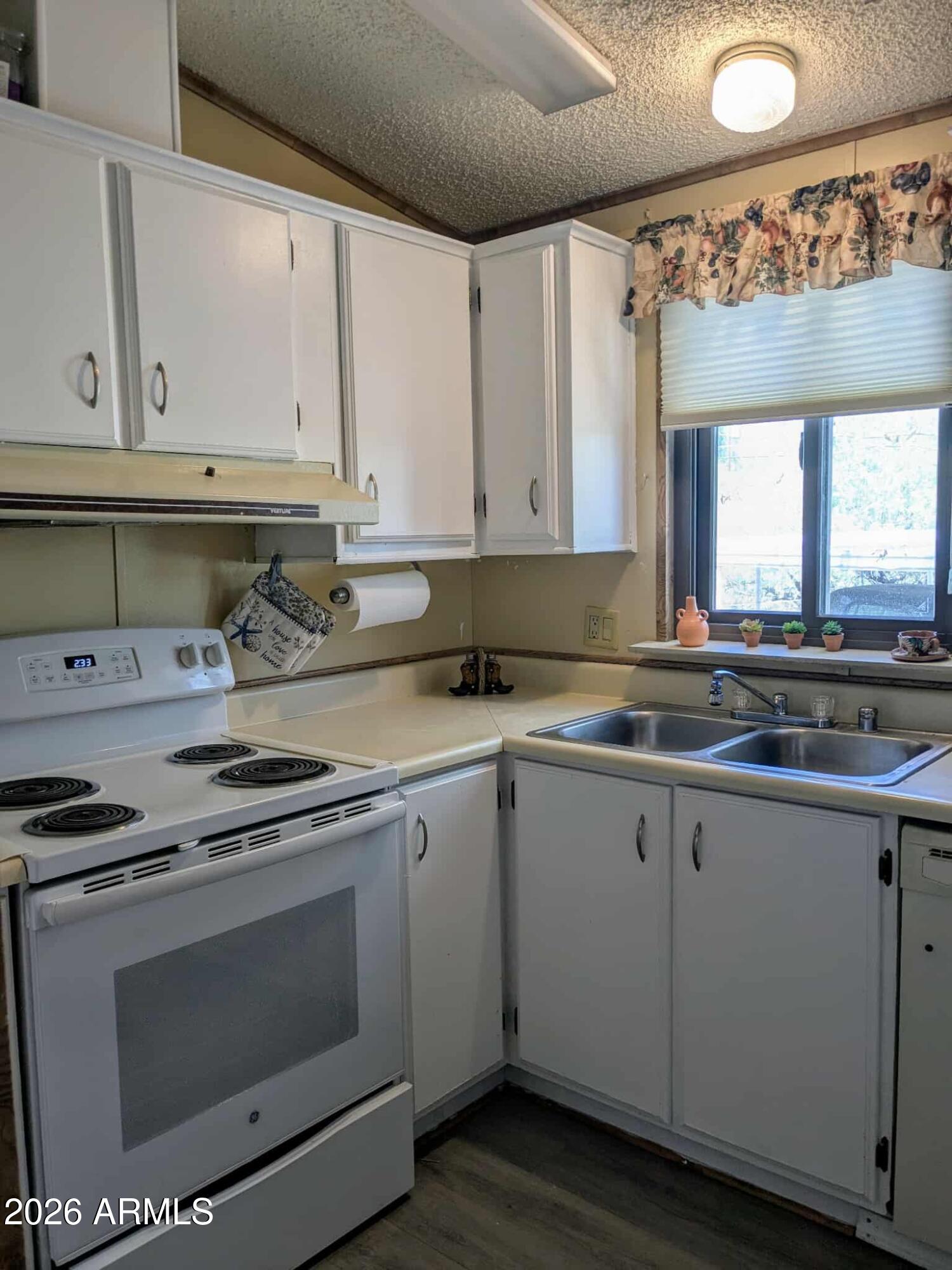 550 PALM Drive 43