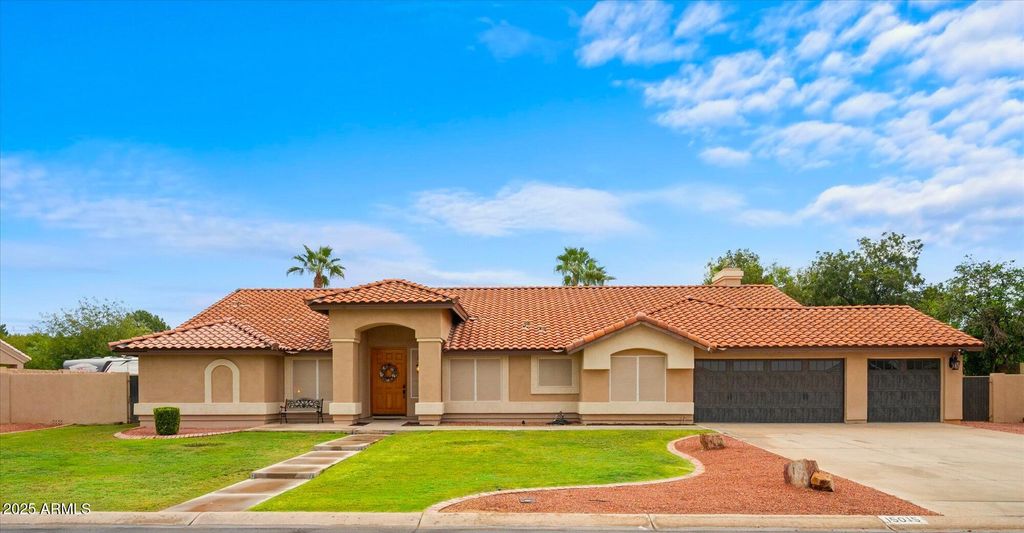 Photo of 15015 N 73rd Avenue, Peoria, AZ 85381 (MLS # 6935919)