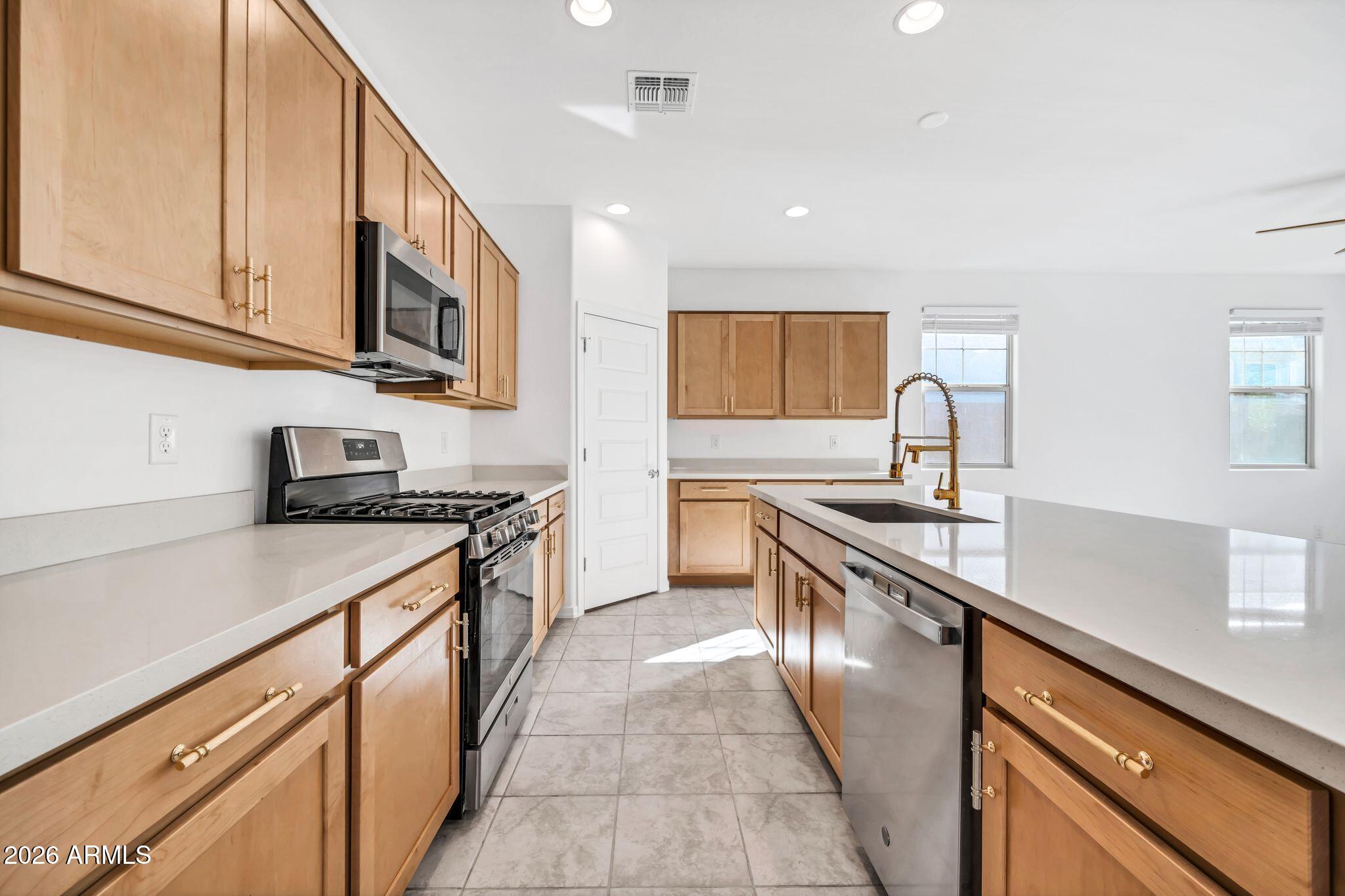 10223 W PICCADILLY Road