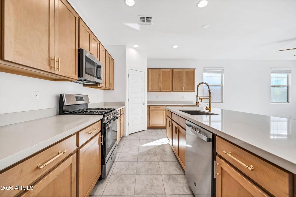 Photo of 10223 W Piccadilly Road, Avondale, AZ 85392 (MLS # 6985208)