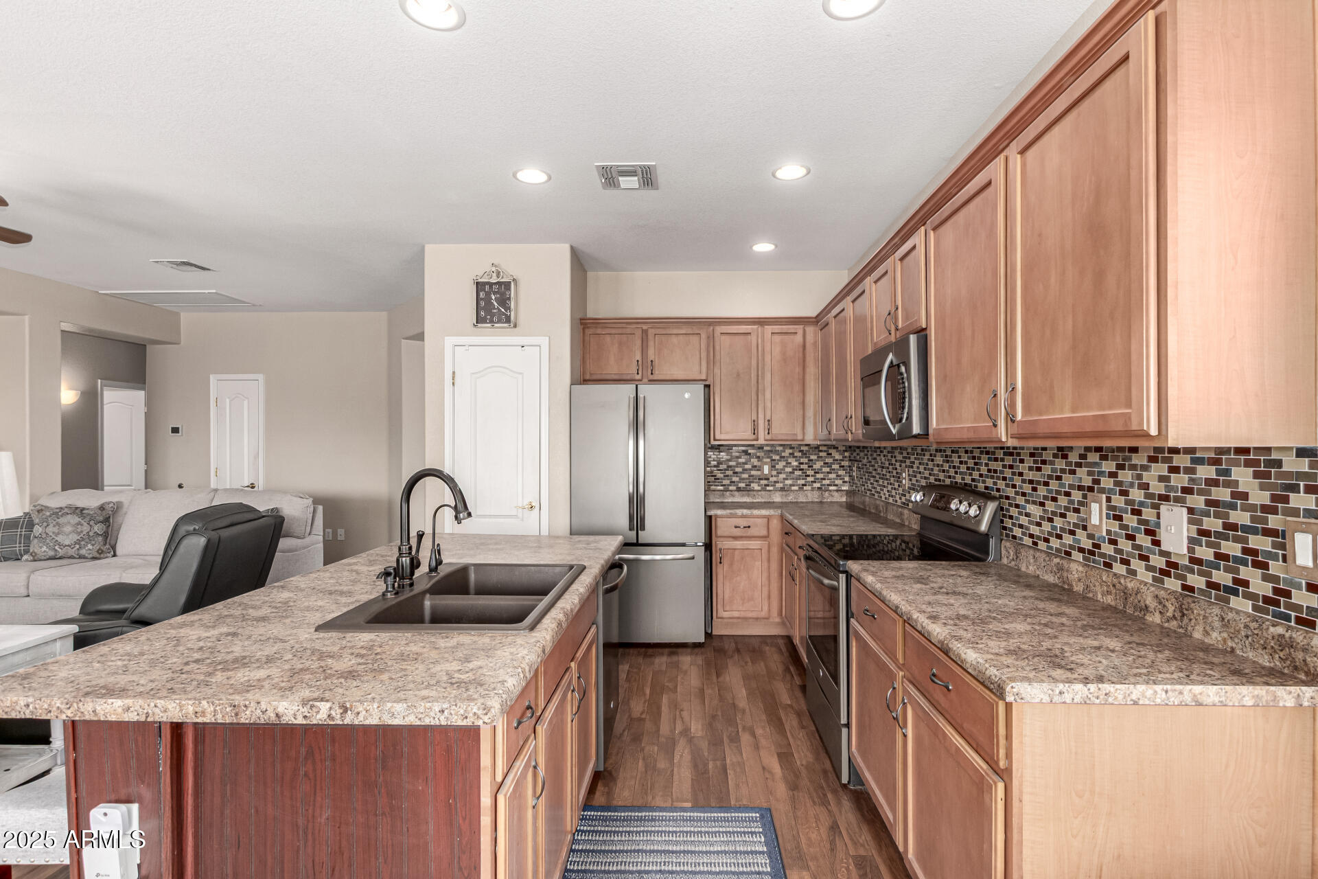 887 E RIVIERA Place
