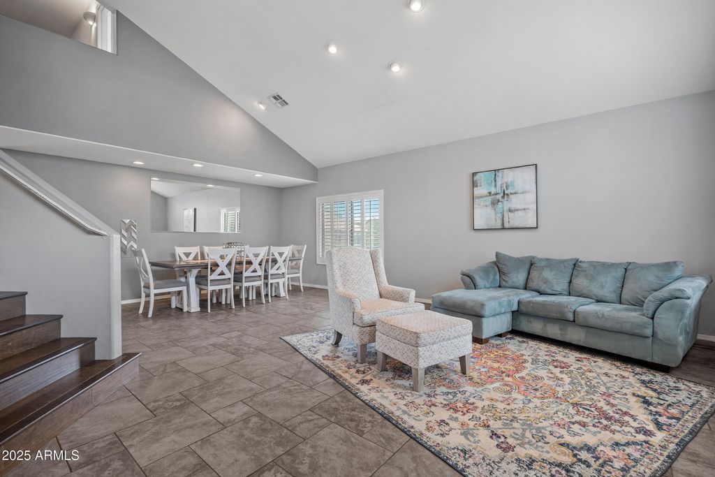 Photo of 2027 E Parkside Lane, Phoenix, AZ 85024 (MLS # 6933864)