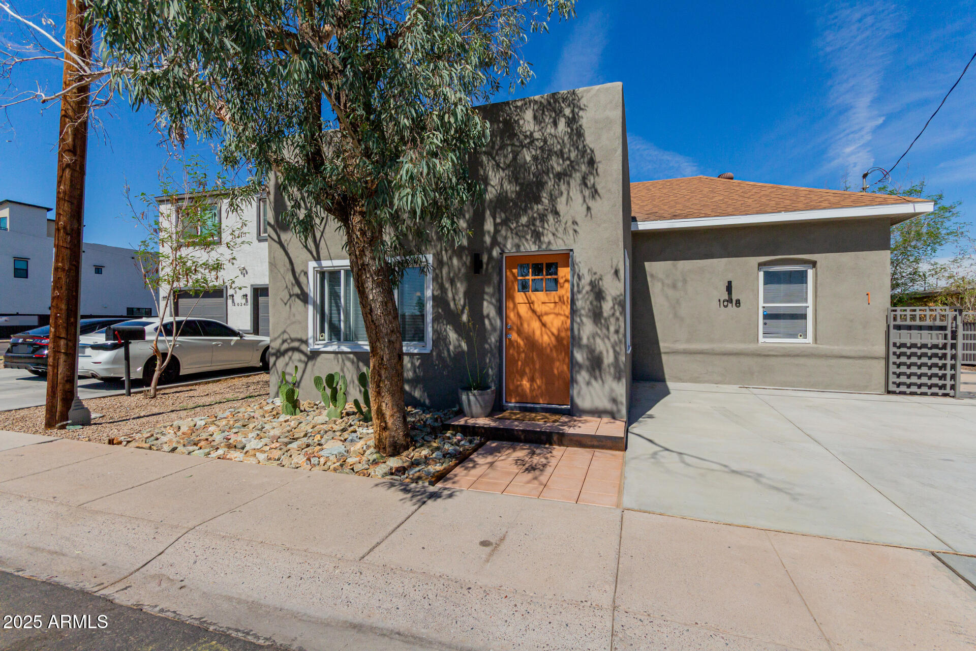 1018 S 4TH Avenue
