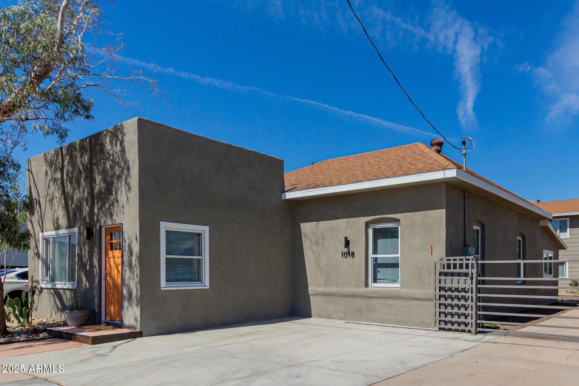 1018 S 4TH Avenue