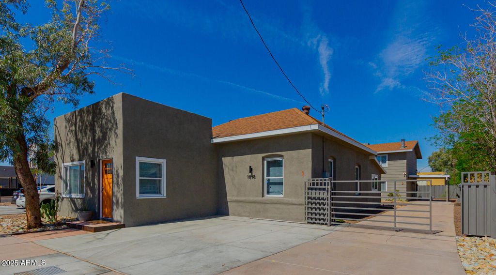 Photo of 1018 S 4th Avenue, Phoenix, AZ 85003 (MLS # 6900104)