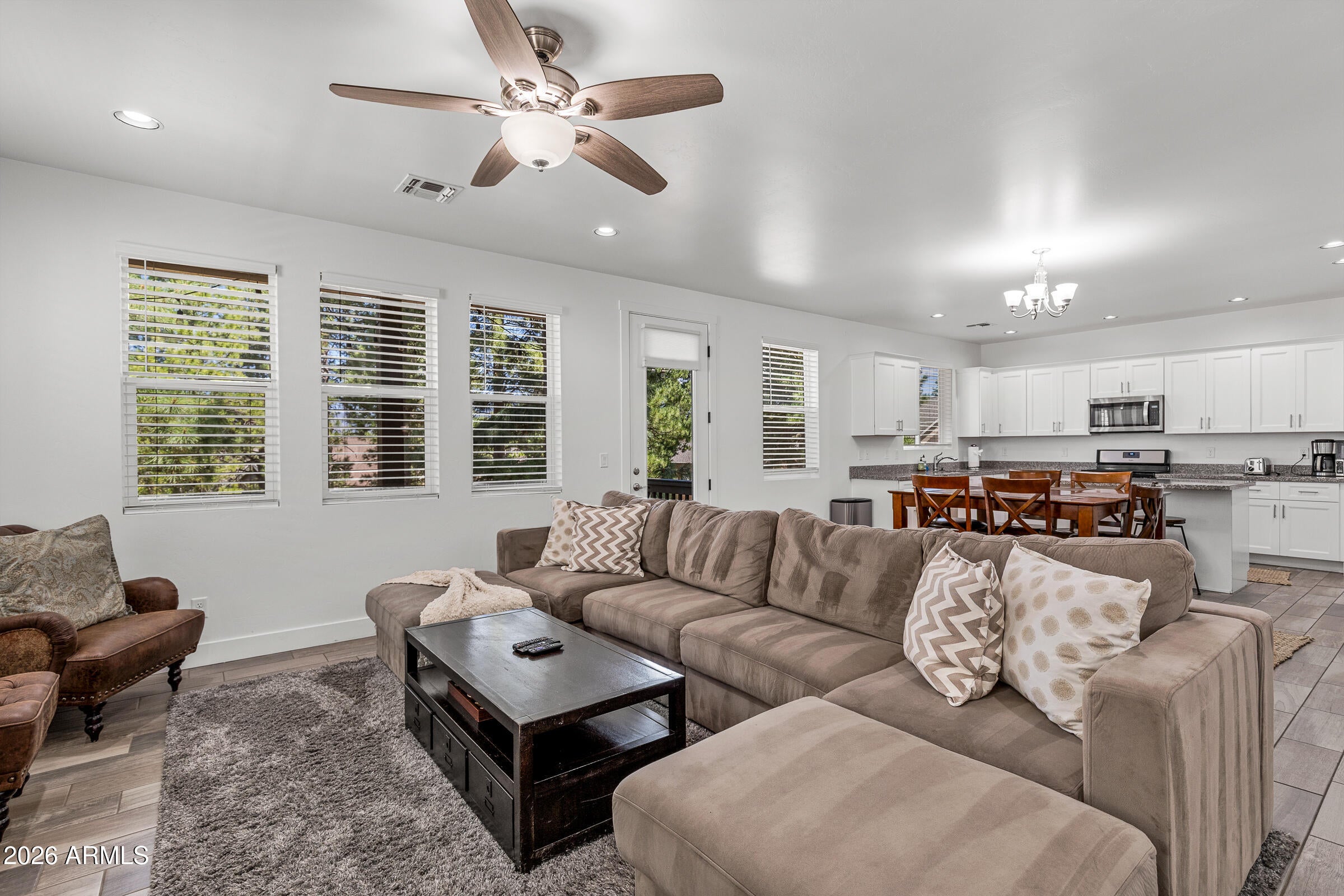 3304 S Hannah Lane