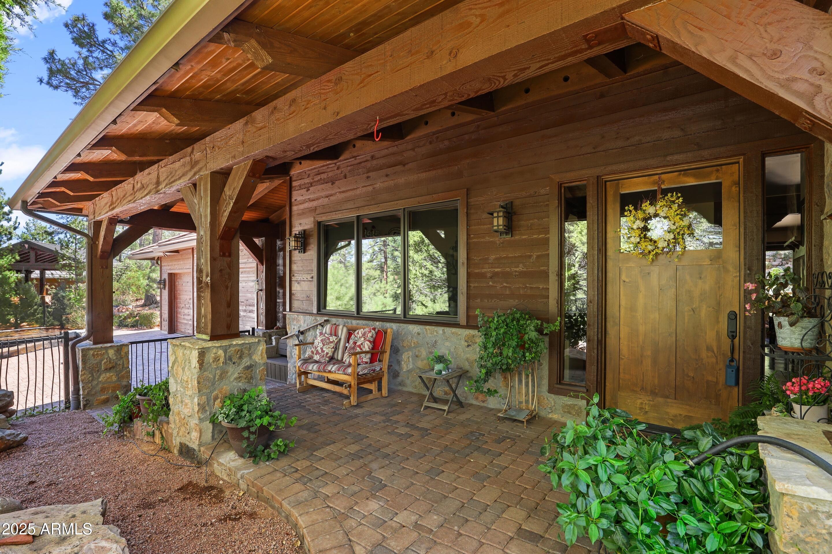 2307 E GRAPEVINE Drive