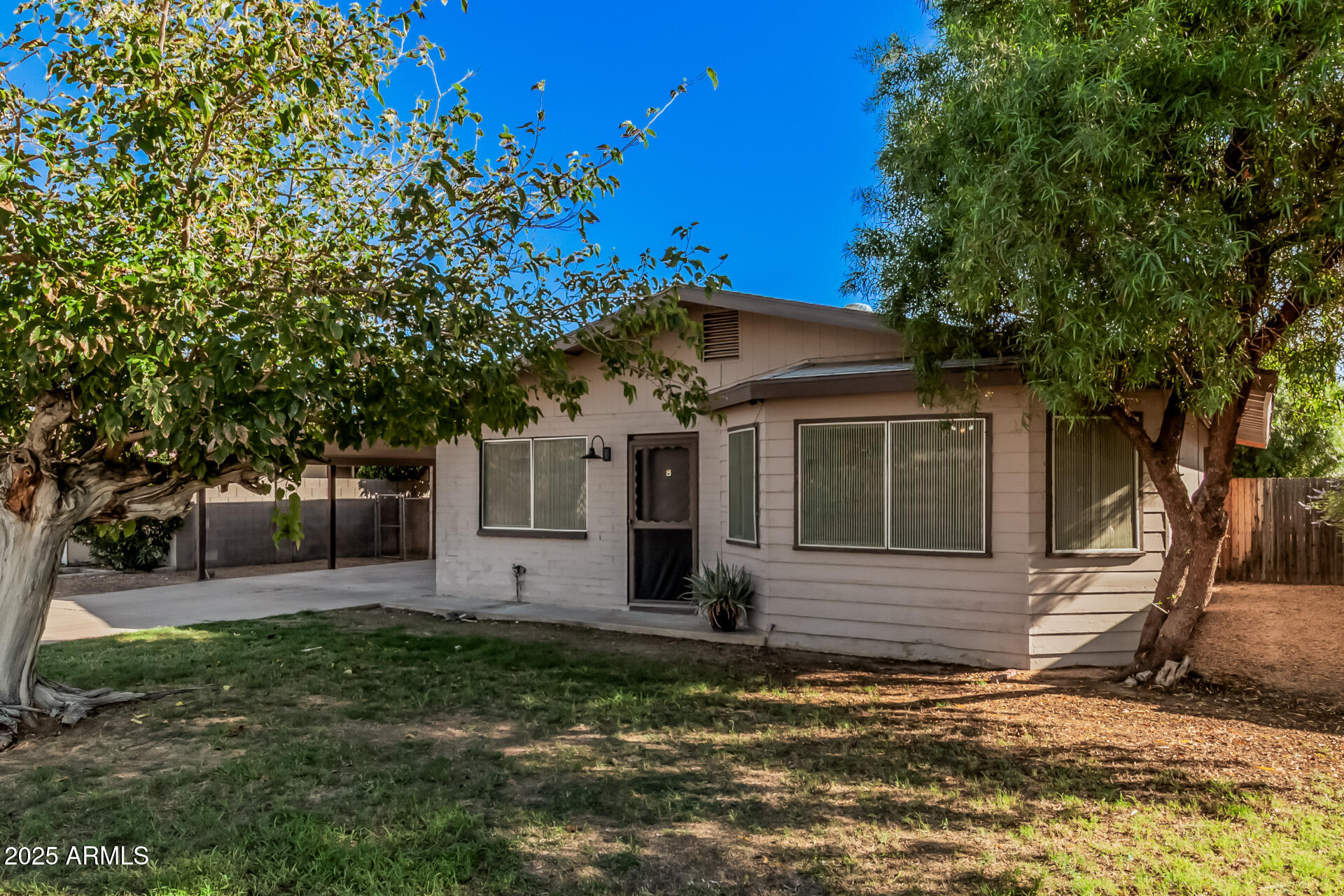 2409 W CORTEZ Avenue