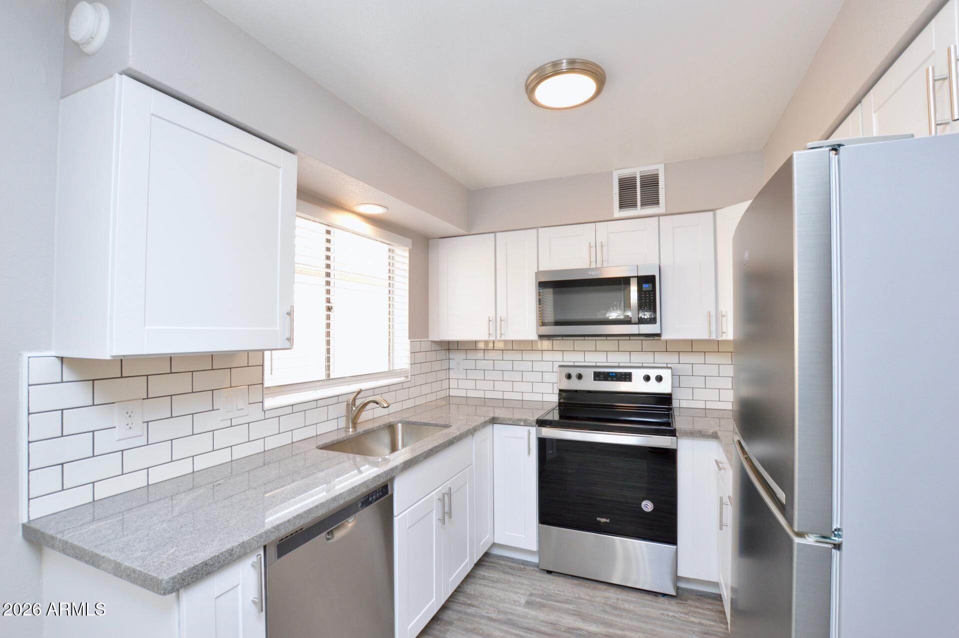 645 N Arrowhead Drive Apt 4