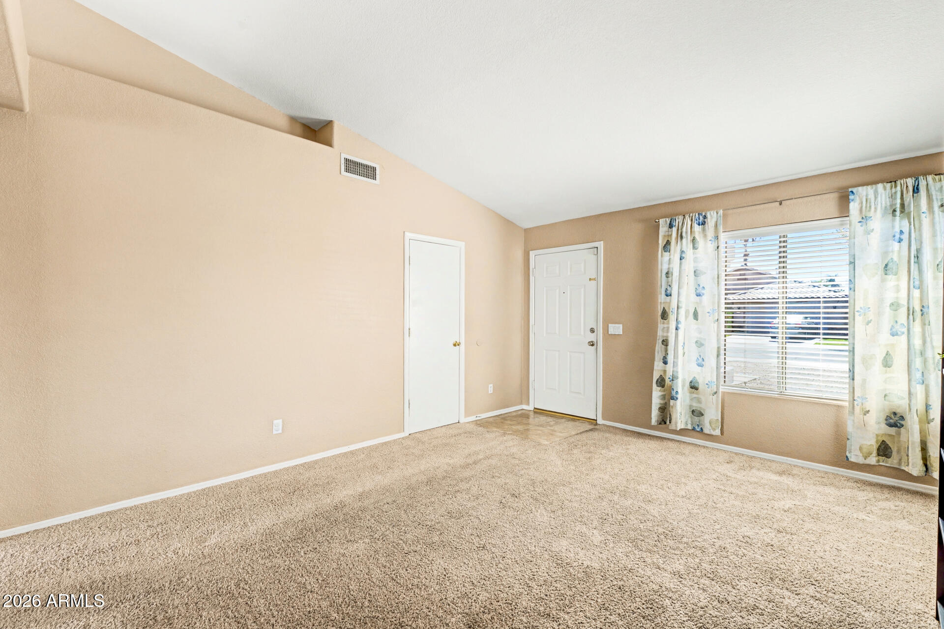 1688 E HEATHER Avenue