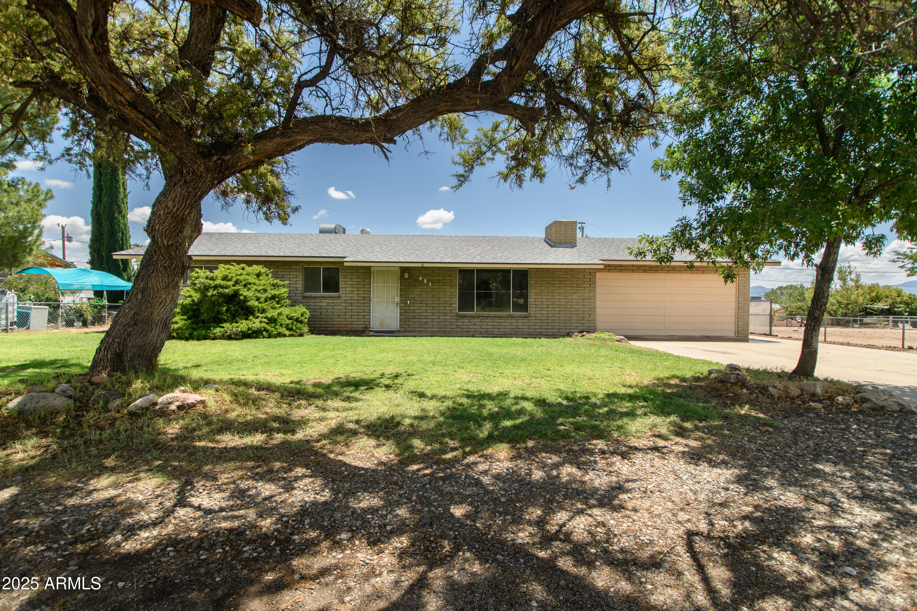631 S PARK Circle