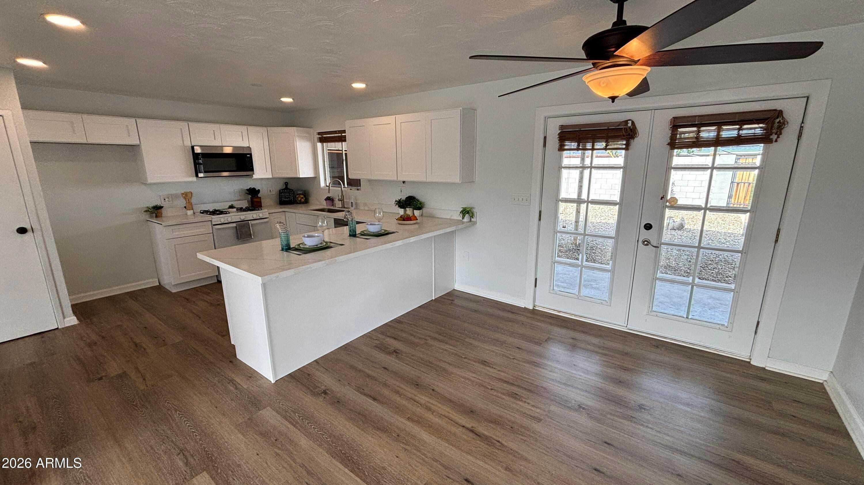 1000 W Elna Rae Street