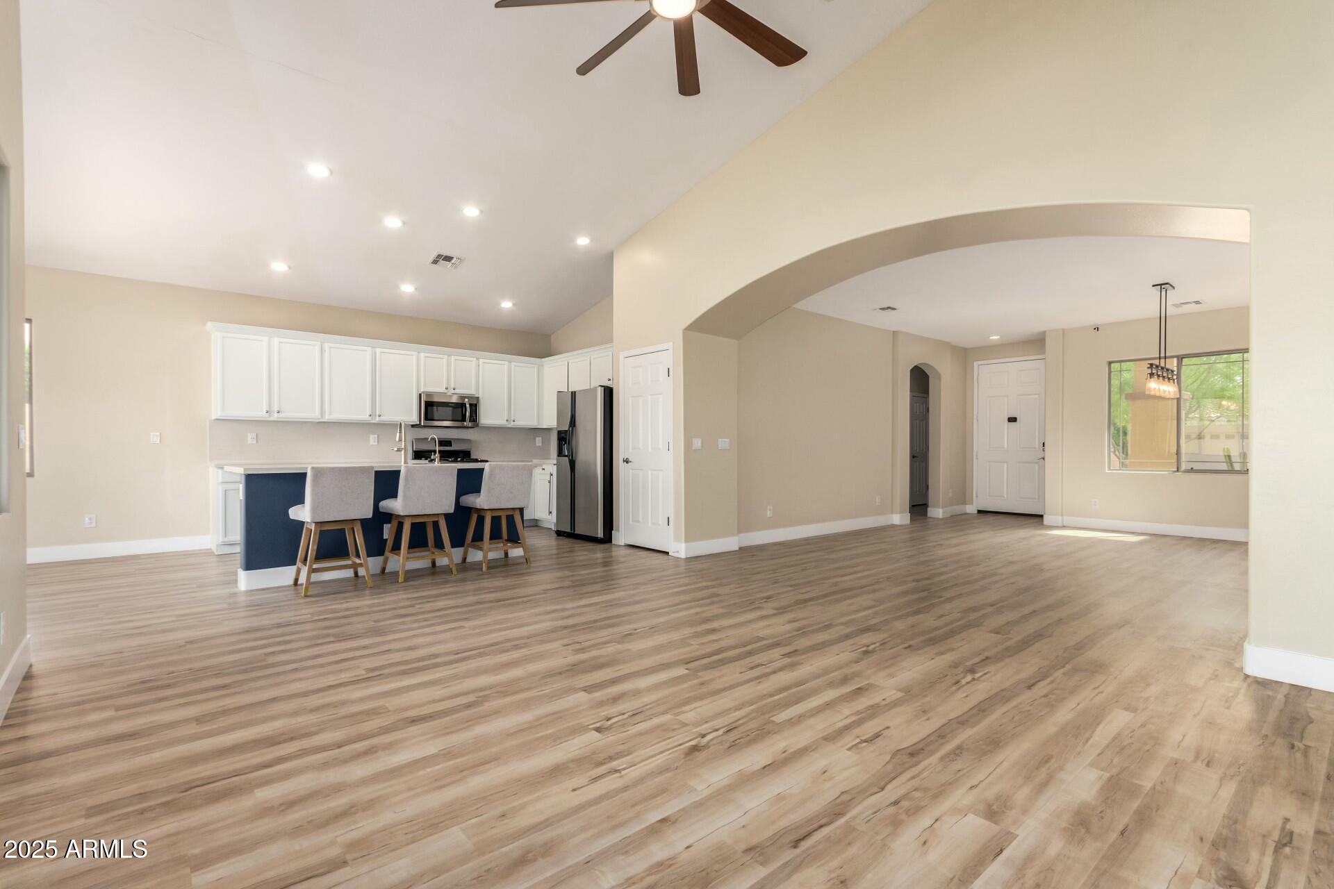 2156 E ALOE Place