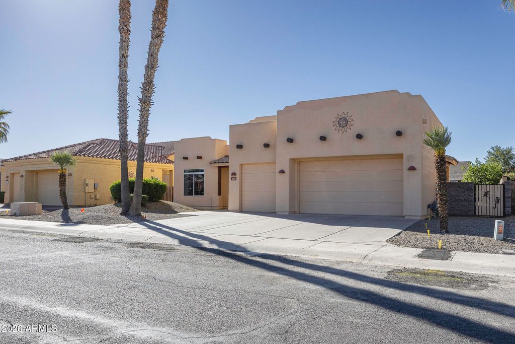 Photo of 923 W Crooked Stick Drive, Casa Grande, AZ 85122 (MLS # 7002495)