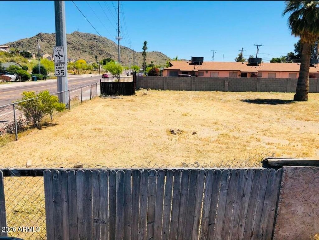 Photo of 1339 W Peoria Avenue #-, Phoenix, AZ 85029 (MLS # 6977457)