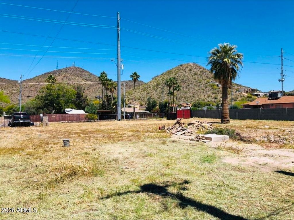 Photo of 1339 W Peoria Avenue #-, Phoenix, AZ 85029 (MLS # 6977457)