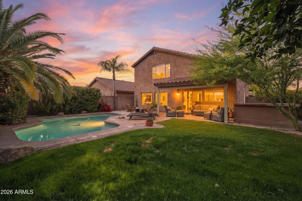 Photo of 3165 E Desert Lane, Gilbert, AZ 85234 (MLS # 7000310)