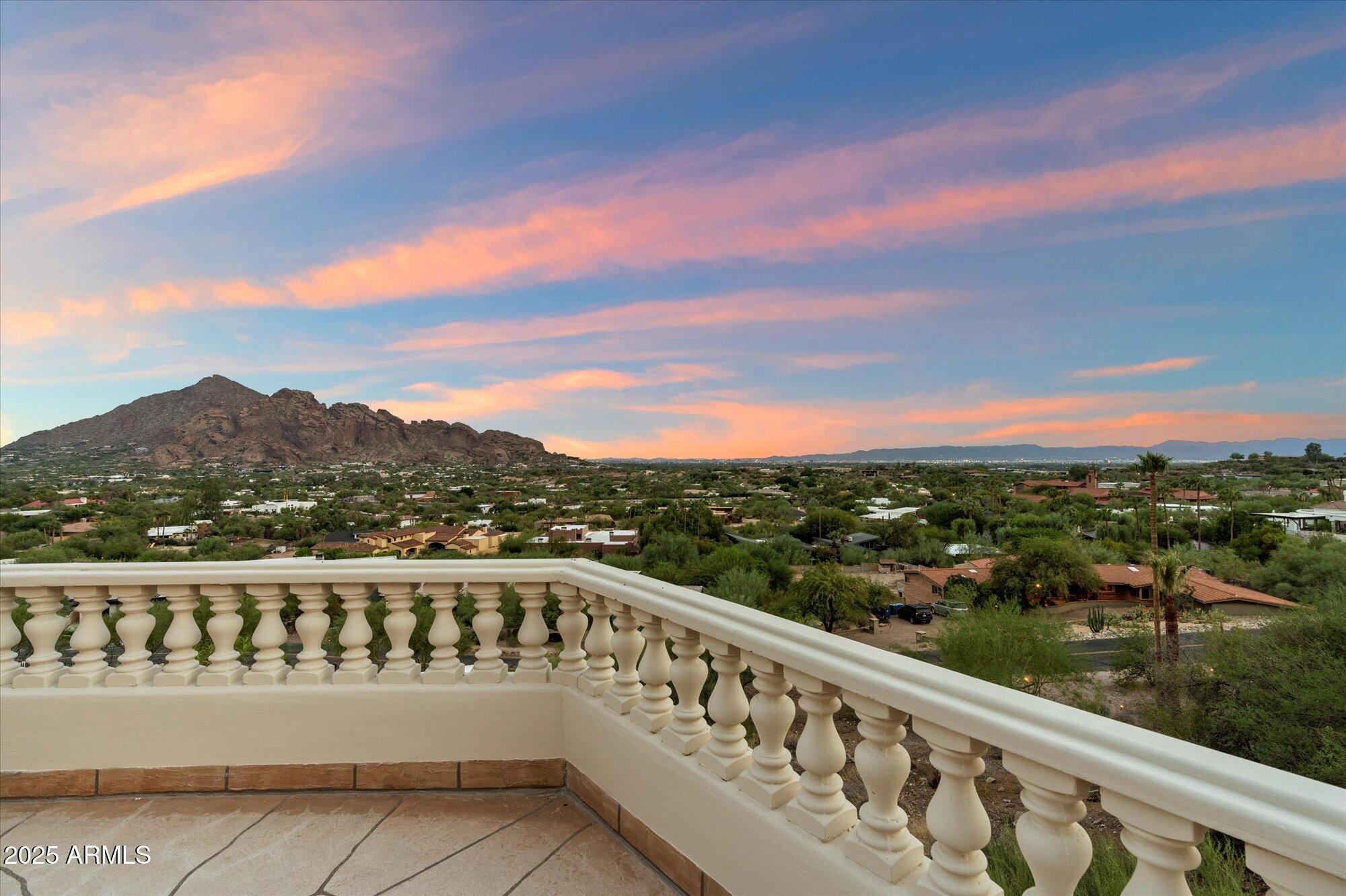 6827 N HIGHLANDS Drive