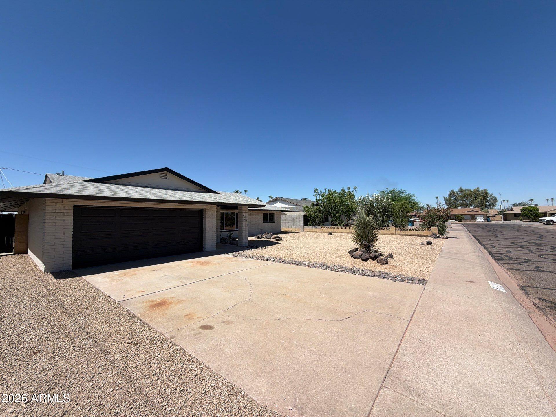 4201 W LUKE Avenue