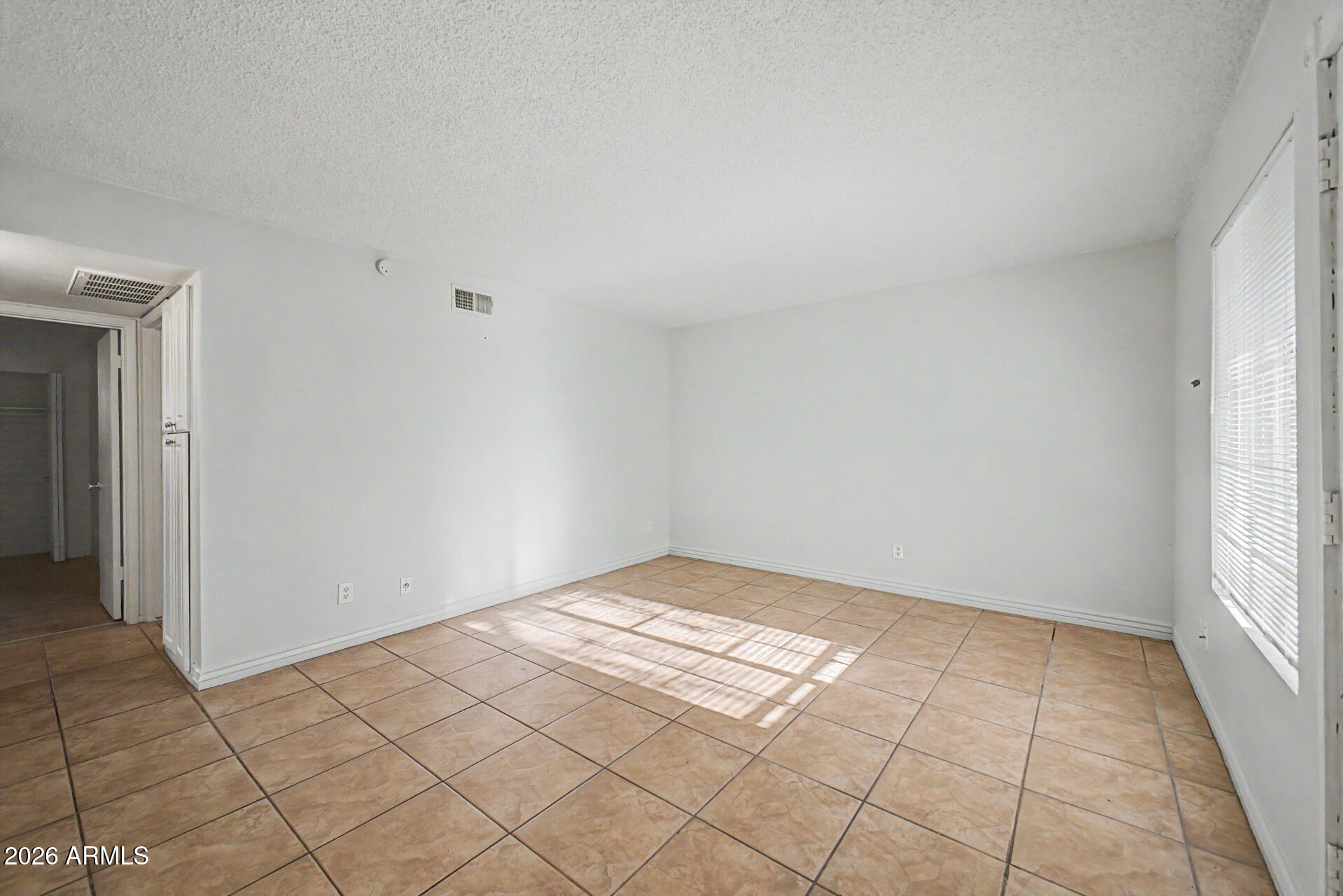 1622 E CAMPBELL Avenue J